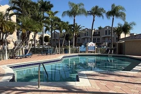 Townhouse in Miami, Florida 2 bedrooms, 79.8 sq.m. № 1992633 - photo 5