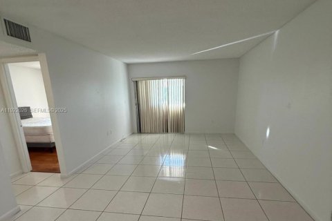 Condo à Hialeah, Floride, 1 chambre  № 1983957