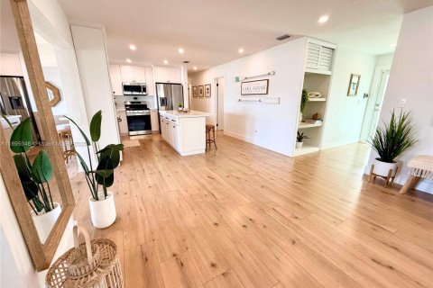 Villa ou maison à vendre à Hialeah, Floride: 4 chambres, 184.69 m2 № 1947703 - photo 14