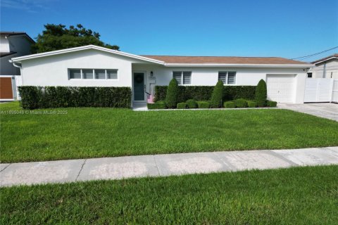 Villa ou maison à vendre à Hialeah, Floride: 4 chambres, 184.69 m2 № 1947703 - photo 2