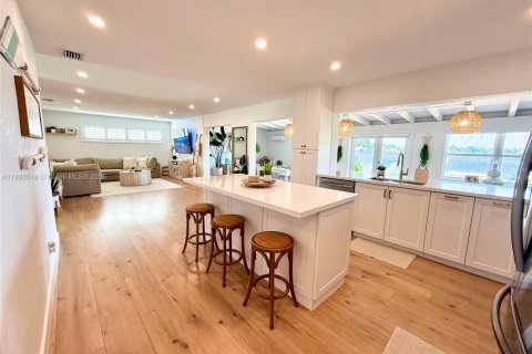 Villa ou maison à vendre à Hialeah, Floride: 4 chambres, 184.69 m2 № 1947703 - photo 12