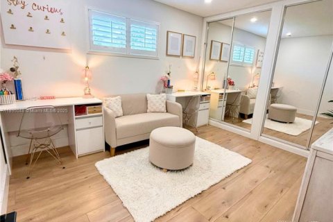 Villa ou maison à vendre à Hialeah, Floride: 4 chambres, 184.69 m2 № 1947703 - photo 23