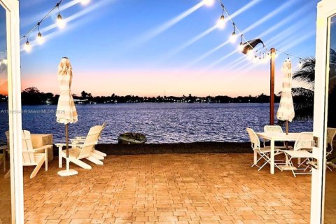 Villa ou maison à vendre à Hialeah, Floride: 4 chambres, 184.69 m2 № 1947703 - photo 29