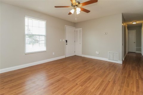 Casa en alquiler en Deltona, Florida, 3 dormitorios, 136.75 m2 № 1910141 - foto 3