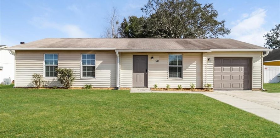 Casa en Deltona, Florida 3 dormitorios, 136.75 m2 № 1910141