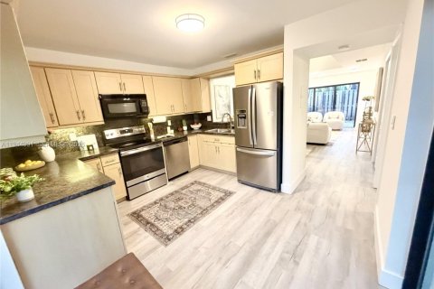 Touwnhouse à vendre à Fort Lauderdale, Floride: 3 chambres, 134.89 m2 № 2001183 - photo 18