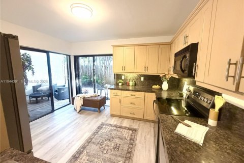 Touwnhouse à vendre à Fort Lauderdale, Floride: 3 chambres, 134.89 m2 № 2001183 - photo 17