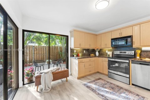 Touwnhouse à vendre à Fort Lauderdale, Floride: 3 chambres, 134.89 m2 № 2001183 - photo 13