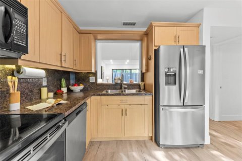 Touwnhouse à vendre à Fort Lauderdale, Floride: 3 chambres, 134.89 m2 № 2001183 - photo 15