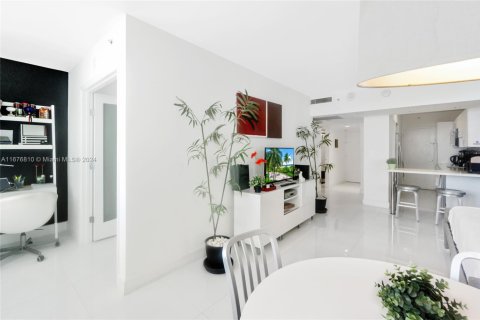 Condominio en venta en Miami Beach, Florida, 1 dormitorio, 51.1 m2 № 1729751 - foto 4