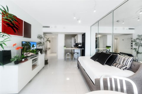 Condominio en venta en Miami Beach, Florida, 1 dormitorio, 51.1 m2 № 1729751 - foto 3