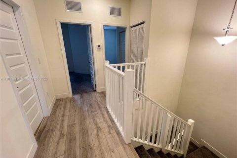 Townhouse in Miami Lakes, Florida 3 bedrooms, 147.34 sq.m. № 1955893 - photo 10