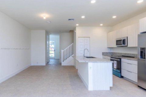 Townhouse in Miami Lakes, Florida 3 bedrooms, 147.34 sq.m. № 1955893 - photo 23