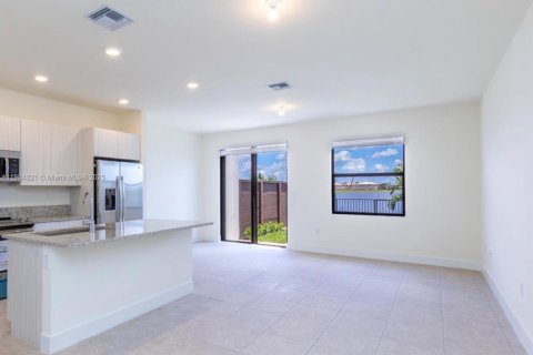 Townhouse in Miami Lakes, Florida 3 bedrooms, 147.34 sq.m. № 1955893 - photo 17
