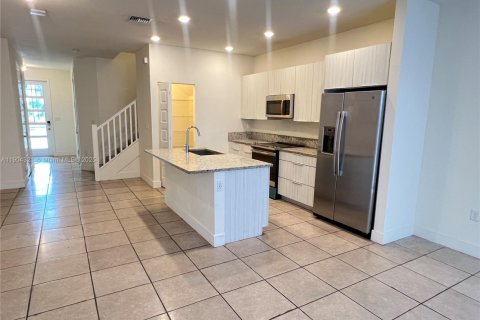 Townhouse in Miami Lakes, Florida 3 bedrooms, 147.34 sq.m. № 1955893 - photo 8