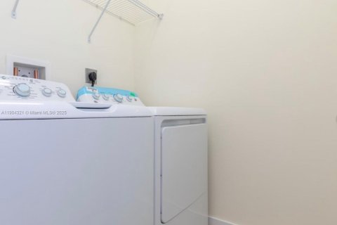 Townhouse in Miami Lakes, Florida 3 bedrooms, 147.34 sq.m. № 1955893 - photo 20