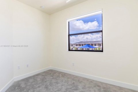 Townhouse in Miami Lakes, Florida 3 bedrooms, 147.34 sq.m. № 1955893 - photo 3