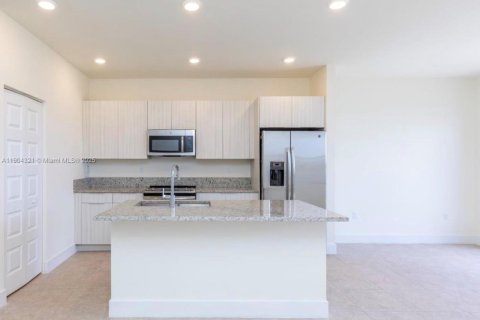Townhouse in Miami Lakes, Florida 3 bedrooms, 147.34 sq.m. № 1955893 - photo 18
