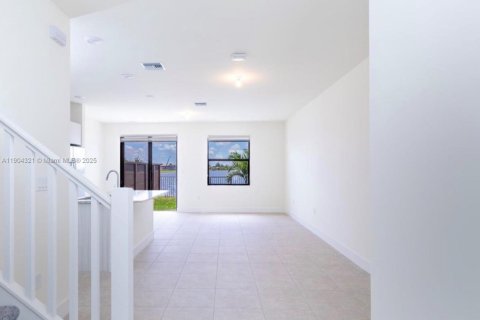 Townhouse in Miami Lakes, Florida 3 bedrooms, 147.34 sq.m. № 1955893 - photo 16