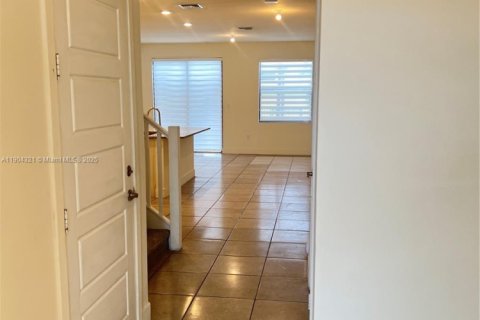 Townhouse in Miami Lakes, Florida 3 bedrooms, 147.34 sq.m. № 1955893 - photo 9