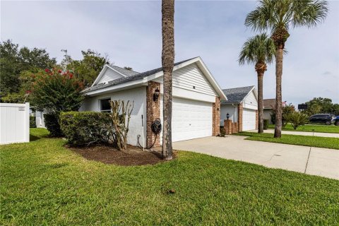 Duplex in Tavares, Florida 3 bedrooms, 123.37 sq.m. № 1918224 - photo 3