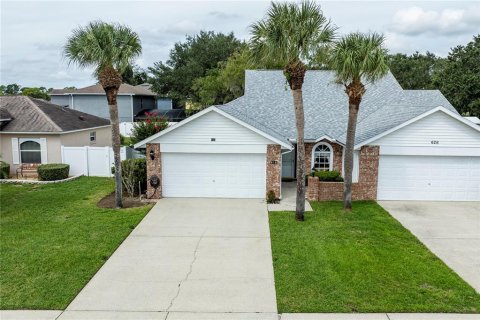 Duplex in Tavares, Florida 3 bedrooms, 123.37 sq.m. № 1918224 - photo 2