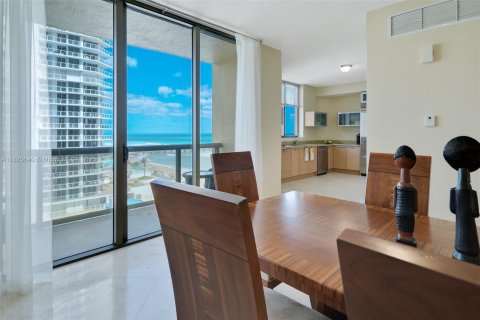 Condo in Sunny Isles Beach, Florida, 2 bedrooms  № 1794701 - photo 20