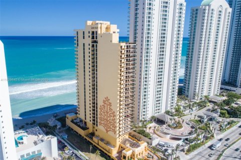 Condo in Sunny Isles Beach, Florida, 2 bedrooms  № 1794701 - photo 2