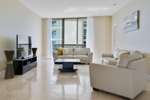 Condo in Sunny Isles Beach, Florida, 2 bedrooms  № 1794701 - photo 6