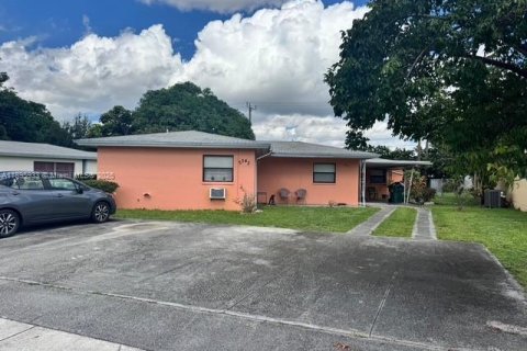 Commercial property in Oakland Park, Florida 206.34 sq.m. № 1948976 - photo 1
