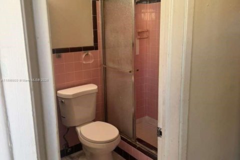 Commercial property in Oakland Park, Florida 206.34 sq.m. № 1948976 - photo 15