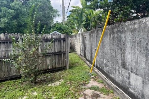 Commercial property in Oakland Park, Florida 206.34 sq.m. № 1948976 - photo 11