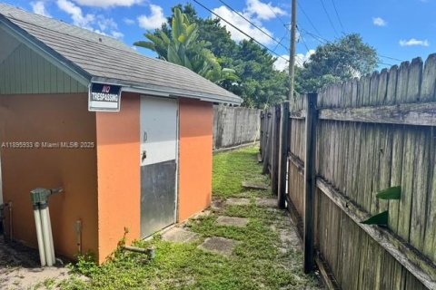 Commercial property in Oakland Park, Florida 206.34 sq.m. № 1948976 - photo 7