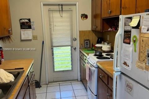 Commercial property in Oakland Park, Florida 206.34 sq.m. № 1948976 - photo 26