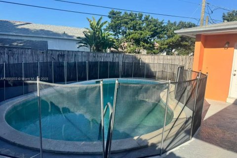 Commercial property in Oakland Park, Florida 206.34 sq.m. № 1948976 - photo 20