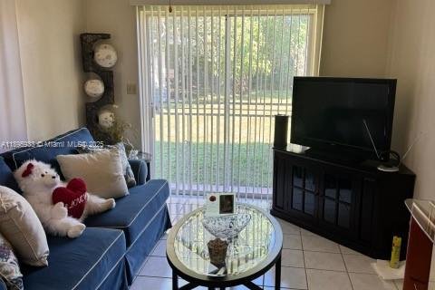 Commercial property in Oakland Park, Florida 206.34 sq.m. № 1948976 - photo 25