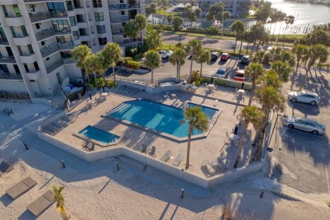 Condo in Clearwater, Florida, 2 bedrooms  № 2142359 - photo 24