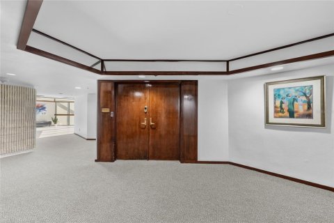 Condo in Clearwater, Florida, 2 bedrooms  № 2142359 - photo 20