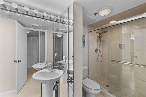 Condo in Clearwater, Florida, 2 bedrooms  № 2142359 - photo 17