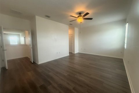 Villa ou maison à louer à Davenport, Floride: 5 chambres, 288.55 m2 № 2425595 - photo 4