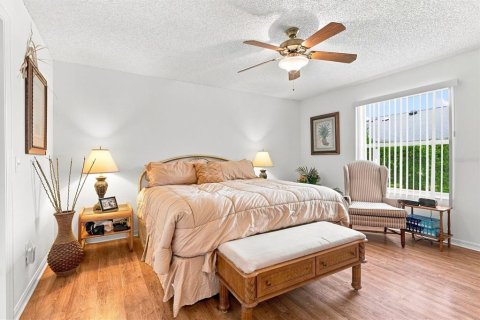 House in The Villages, Florida 3 bedrooms, 129.32 sq.m. № 2295087 - photo 15