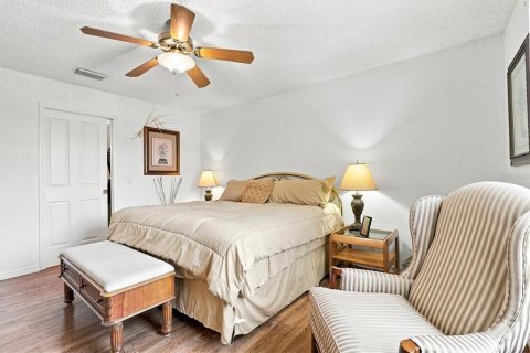 House in The Villages, Florida 3 bedrooms, 129.32 sq.m. № 2295087 - photo 16