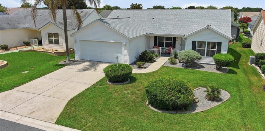 House in The Villages, Florida 3 bedrooms, 129.32 sq.m. № 2295087