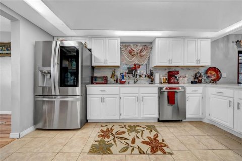 House in Hudson, Florida 4 bedrooms, 272.48 sq.m. № 1812586 - photo 21
