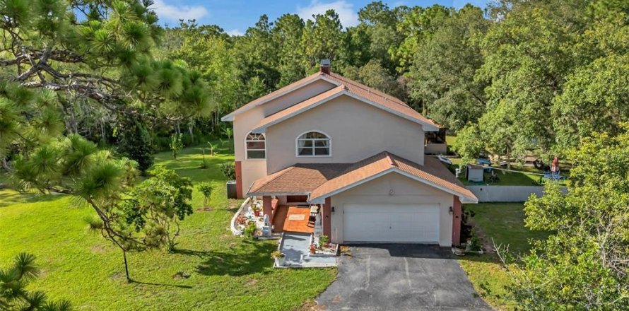 House in Hudson, Florida 4 bedrooms, 272.48 sq.m. № 1812586