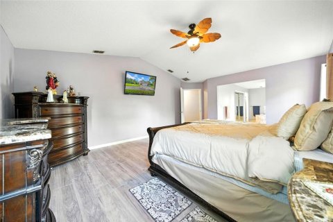 House in Hudson, Florida 4 bedrooms, 272.48 sq.m. № 1812586 - photo 29