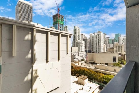 Condo in Miami, Florida, 1 bedroom  № 2211885 - photo 20