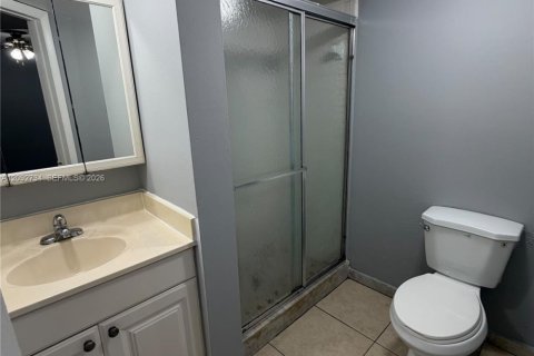 Copropriété à louer à Tamarac, Floride: 2 chambres, 88.16 m2 № 2377153 - photo 11