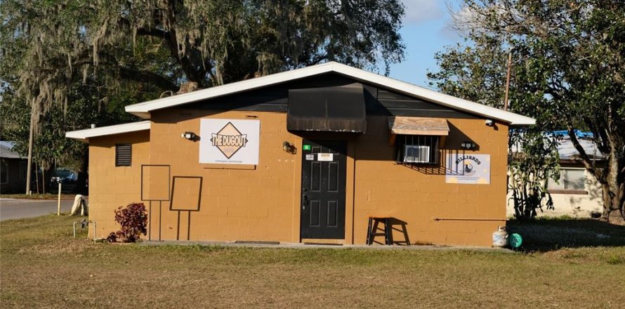 Propiedad comercial en Fort Meade, Florida 118.36 m2 № 1554772