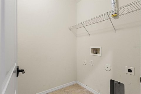 House in Wesley Chapel, Florida 4 bedrooms, 247.31 sq.m. № 2393420 - photo 25